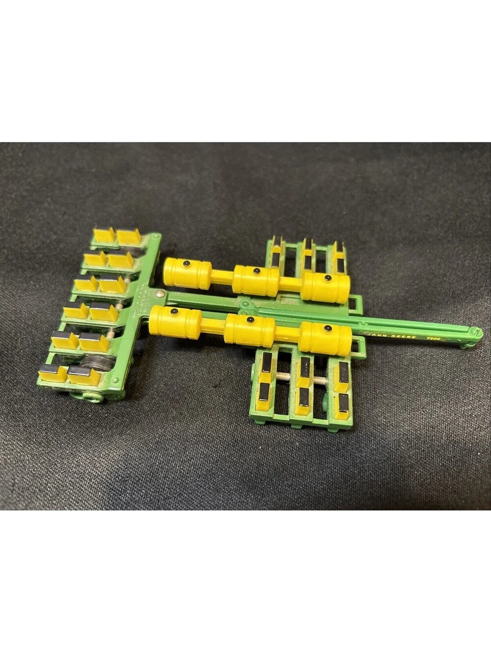Vintage 1992 Ertl John Deere 12 Row Planter Model 7200 1/64 Toy Great Condition